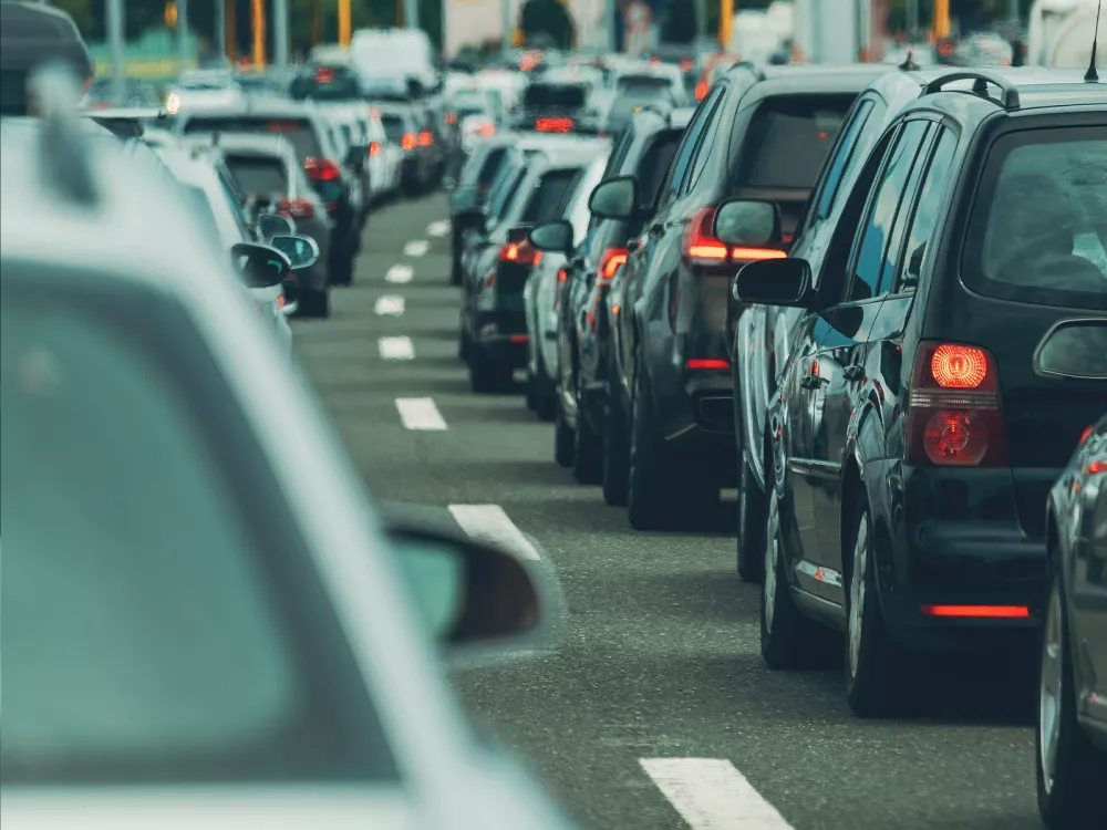Photo de bouchons de voitures à l'entrée de Genève. 