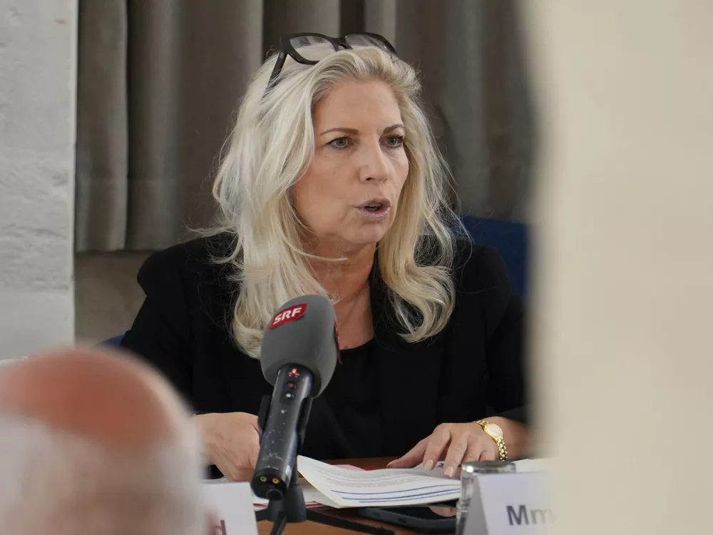 «Nous ne pouvons plus maintenir le même train de vie», a résumé devant la presse la conseillère d’État chargée des finances Nathalie Fontanet. 