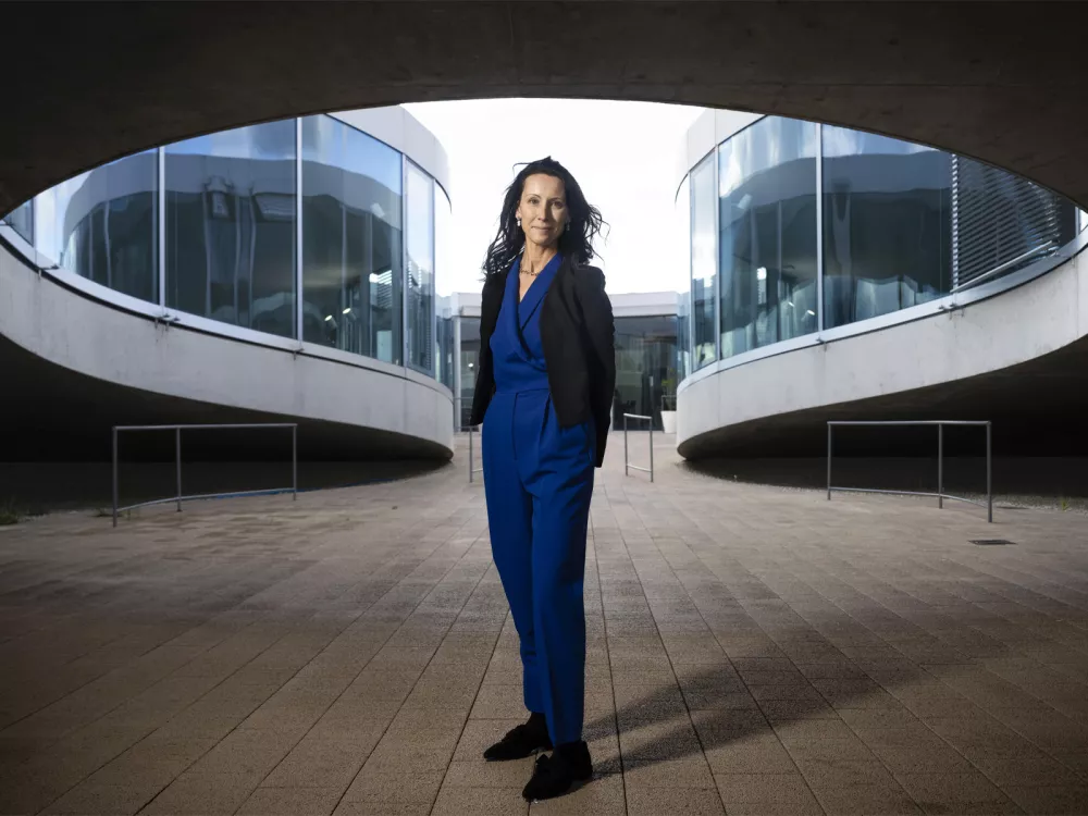"Nous devons rester vigilants face à l’influence croissante des géants technologiques américains."Anna Fontcuberta i Morral © 2024 EPFL / Nicolas Righetti – Lundi13