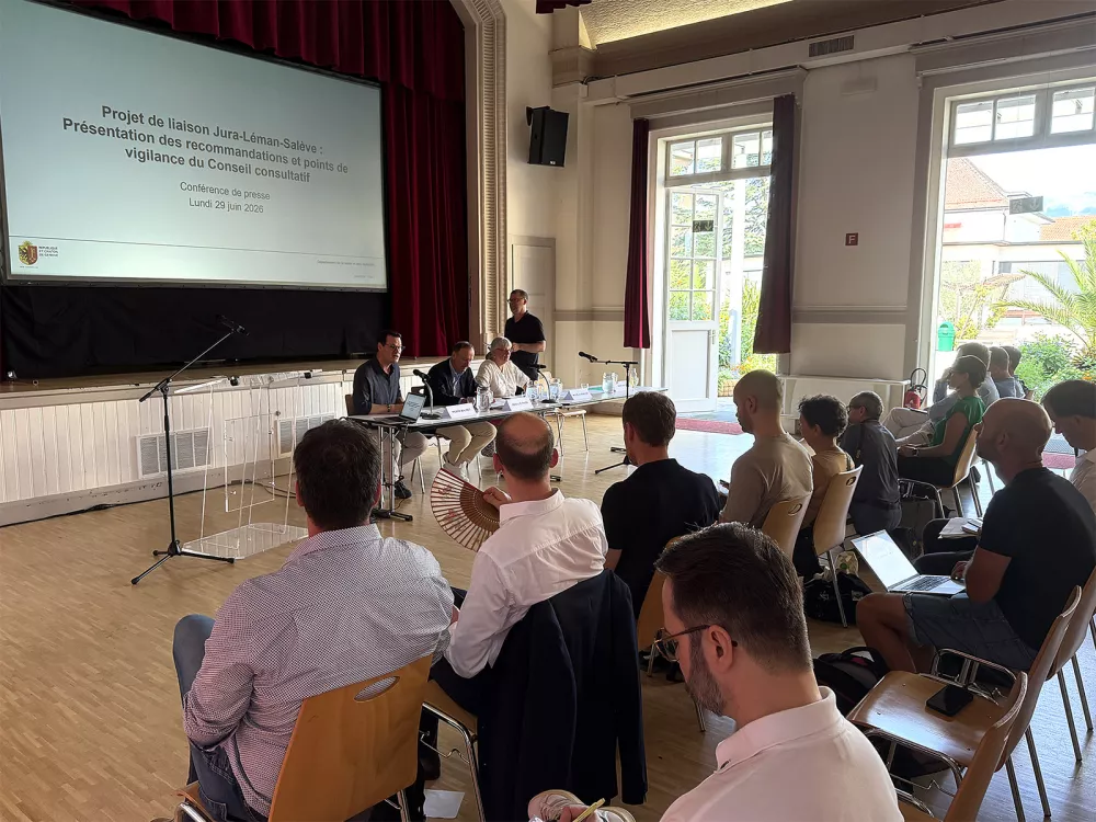 Après huit mois de travaux, le conseil consultatif chargé d'accompagner le projet de liaison Jura-Léman-Salève (JLS) a remis lundi ses premières recommandations et points de vigilance au Conseil d'État.